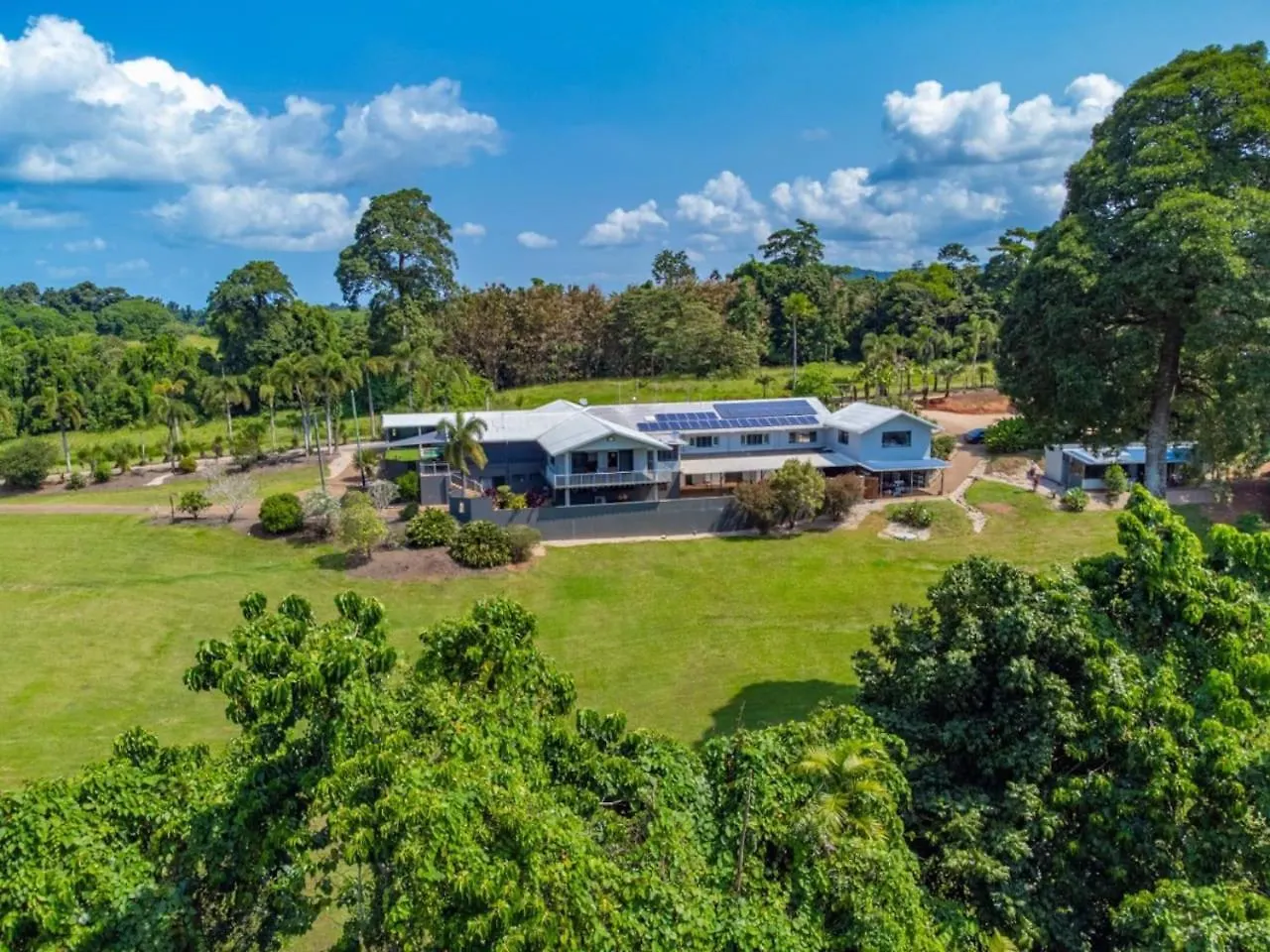 Tranquility Hideaway Villa Mission Beach 0*,  Australia